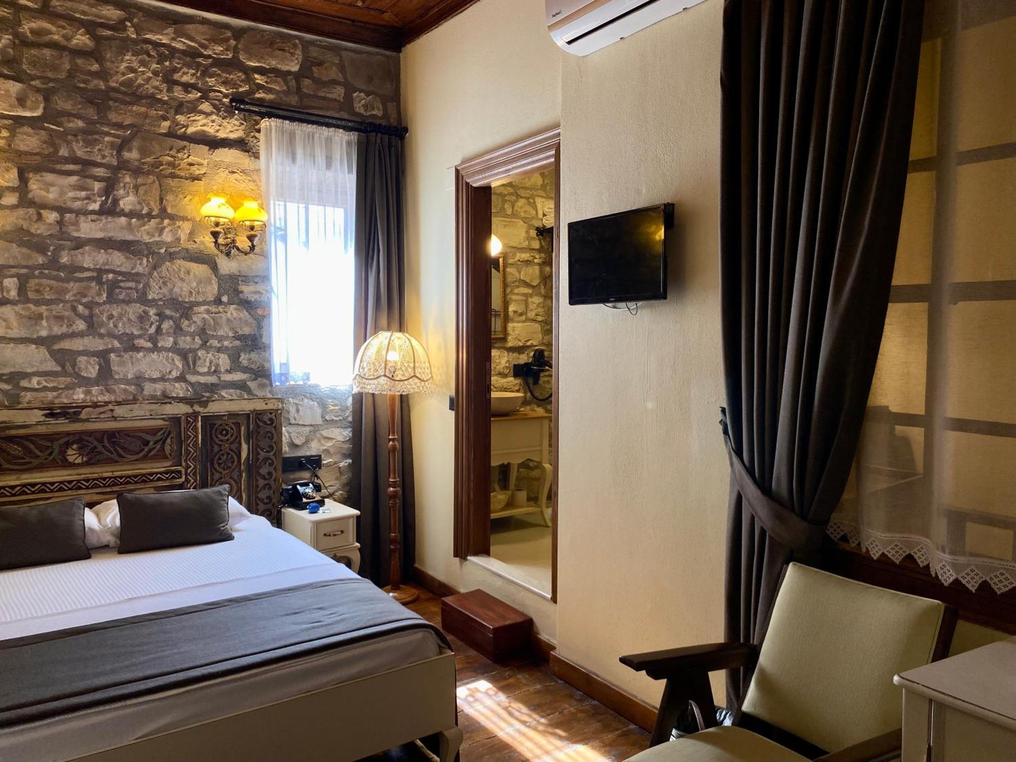 Urla Tas Konak Otel Exterior photo