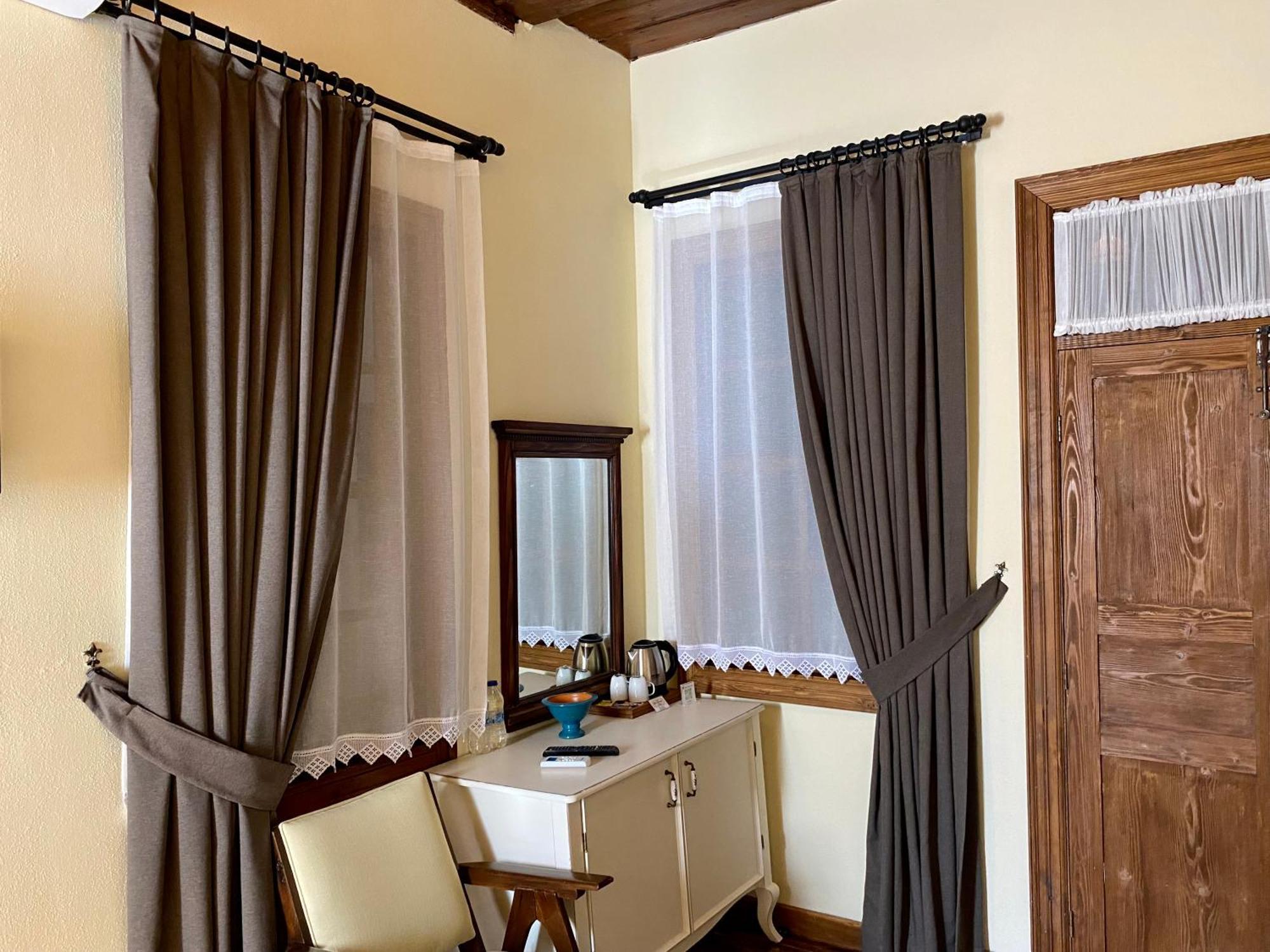 Urla Tas Konak Otel Exterior photo
